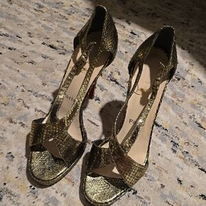 Elegant Gold Women's Heels